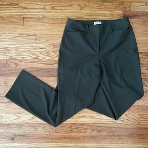 NWT Tahari military green bootleg slacks size 10